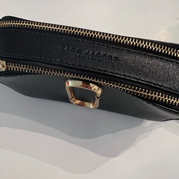 Marc Jacob’s Camera Bag - Picture 2 of 9